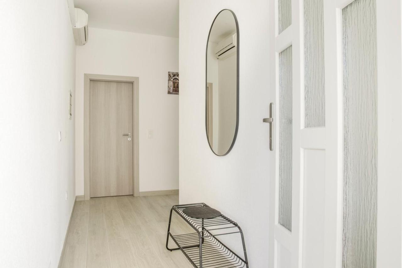Apartmani Vudrag Trogir Exterior photo